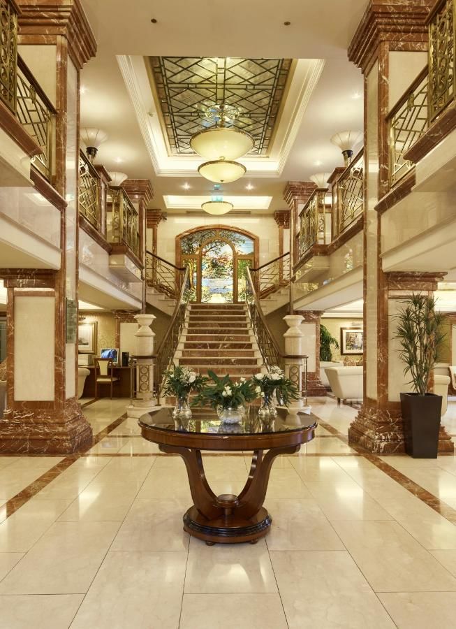 Отель Killarney Plaza Hotel & Spa Килларни-18
