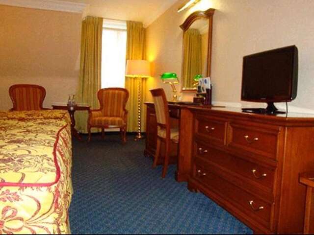 Отель Killarney Plaza Hotel & Spa Килларни-52